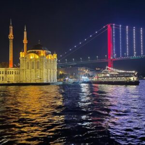 Orient House Bosphorus Night Show Tour in Istanbul Dinner & Turkish Night Show