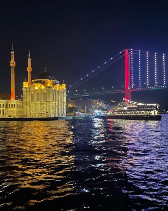 Orient House Bosphorus Night Show Tour in Istanbul Dinner & Turkish Night Show